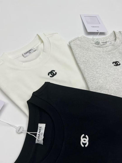 Chanel - T-Shirt avec logo Blanc/Noir/Gris