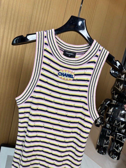 Chanel - T-Shirt à rayure logo brodé