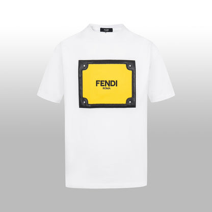 Fendi - T-shirt avec logo Fendi en jaune sur une étiquette - Blanc