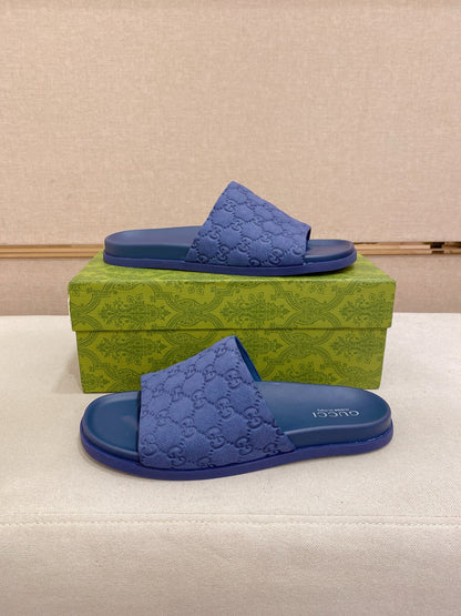 Gucci - Mules en Daim GG Bleu Clair