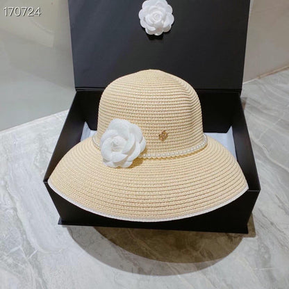 Chanel - Chapeau avec logo et fleur (4 coloris)