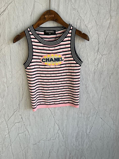 Chanel - T-Shirt à logo brodé Violet/Rose Clair/ Rose Saumon