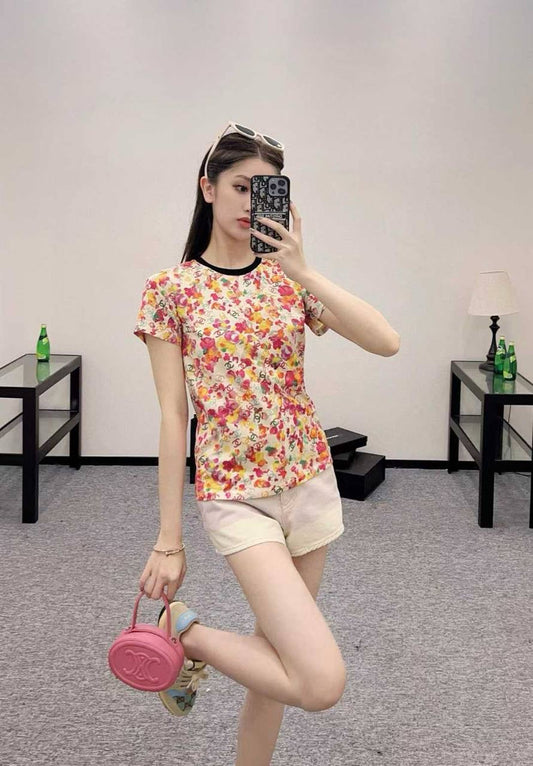 Chanel - T-Shirt avec logo et fleur