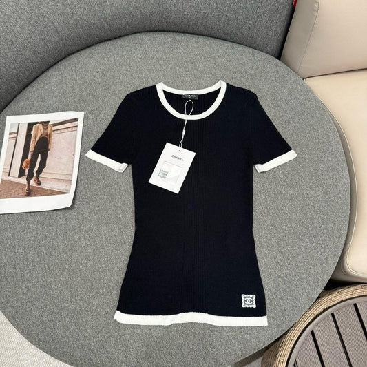 Chanel - T-Shirt en coton logo brodé Noir/Blanc