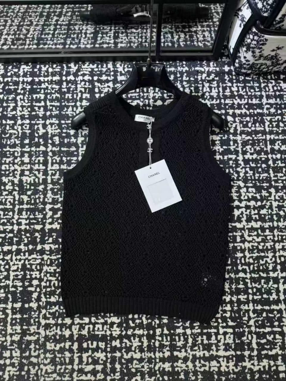 Chanel - T-Shirt Blanc / Noir