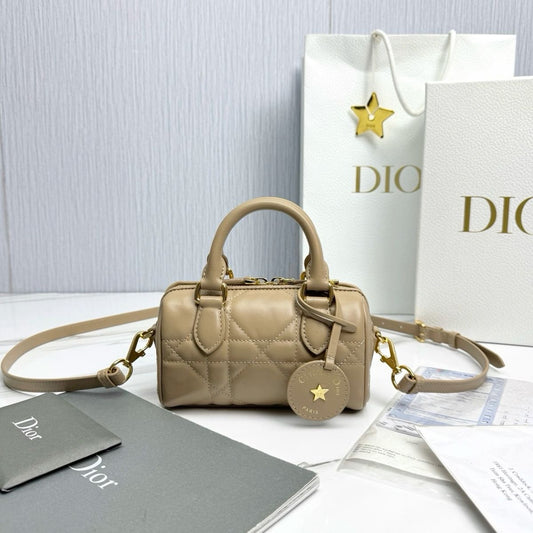 Dior - Sac Dior Groove 17 Cuir Beige