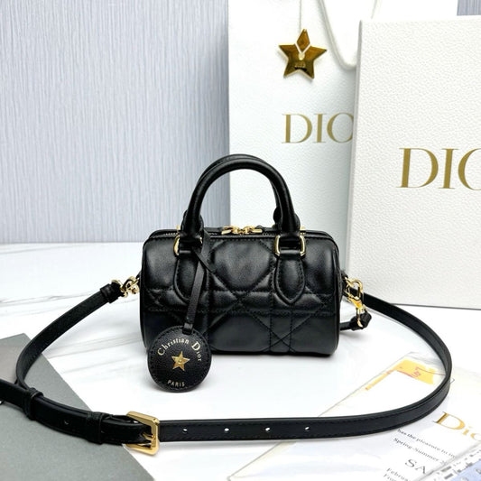 Dior - Sac Dior Groove 17 Cuir Noir