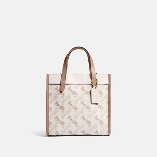 Field Tote 22 With Horse And Carriage Print
