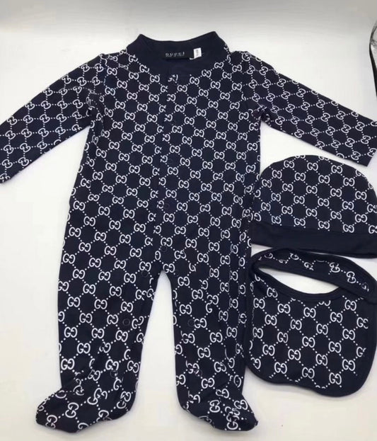 Combinaison Gucci + Bonnet & Bavoir
